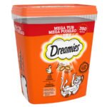 Dreamies Cat Treat Biscuits with Chicken Bulk Pack - Image 3